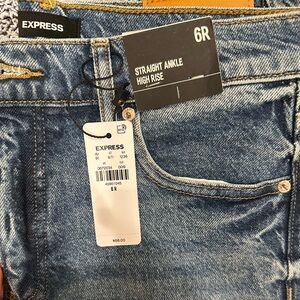 Brand new express straight ankle jeans. Size 6, with tags